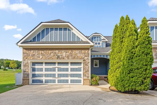 $400,000 | 8248 Towncreek Circle, Ooltewah, TN 37363