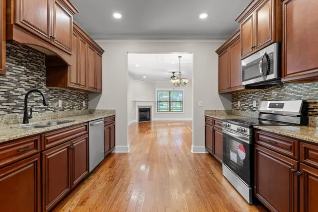 $400,000 | 8248 Towncreek Circle, Ooltewah, TN 37363