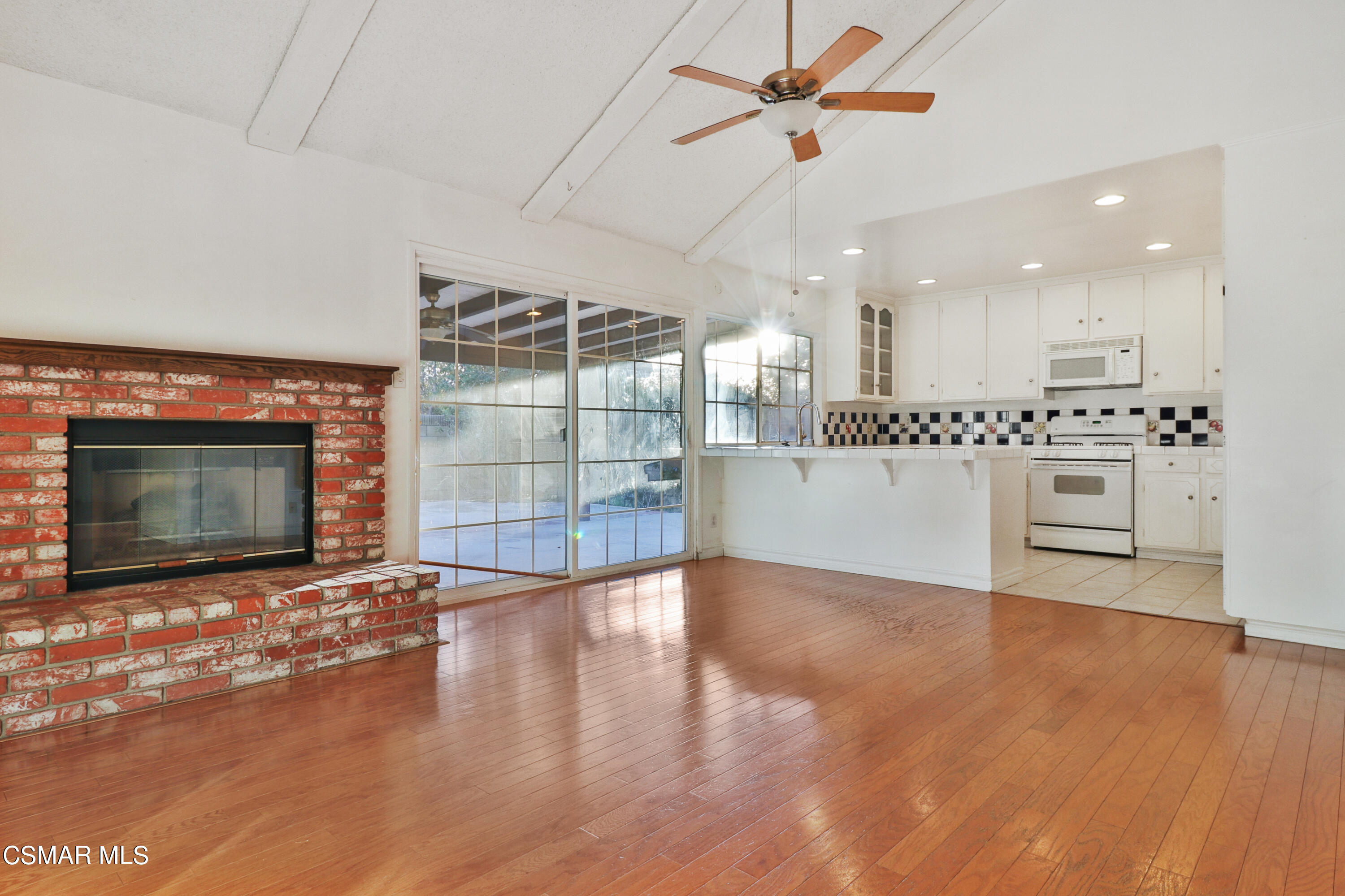 5946 Cochran Street Simi Valley, CA 93063 - Photo 8 of 28 IMG_4789