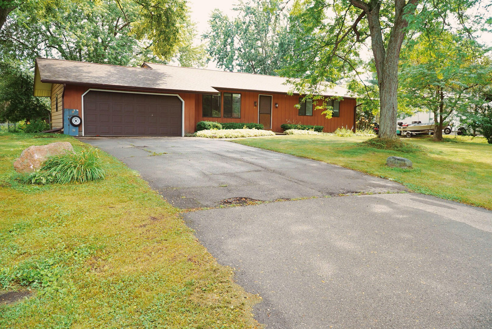 Exterior 3