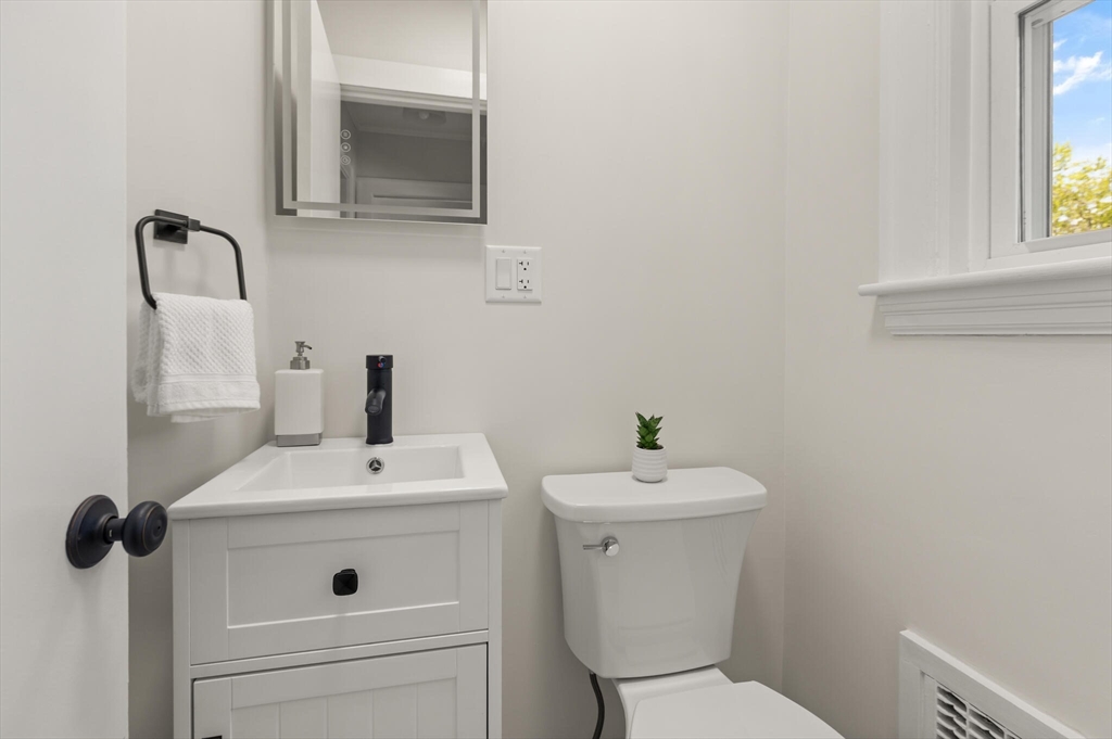 36 Stearns Road Belmont, MA 02478 - Photo 8 of 19 Gallery Image 8