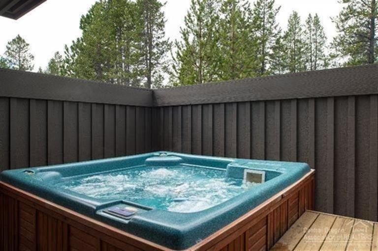 26 Oregon Loop Sunriver, OR 97707 - Photo 18 of 19 The private hot tub is the perfect place