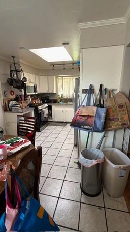 6140 Marwick Way Carmichael, CA 95608 - Photo 5 of 17 a room with furniture and white walls