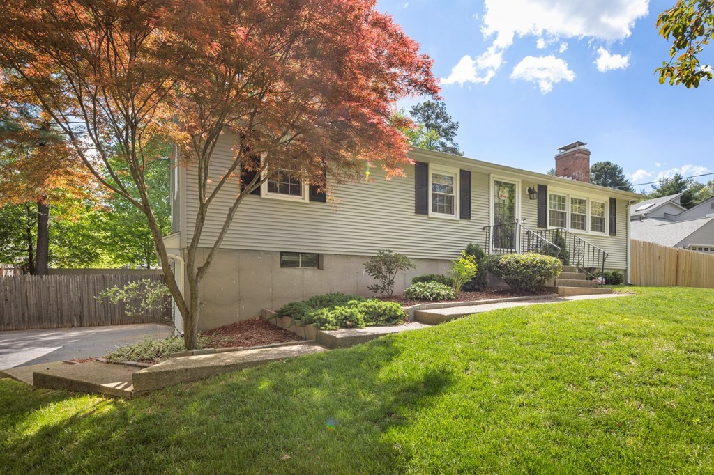 28 Laro Road Westfield, MA 01085 - Photo 2 of 25 Gallery Image 2
