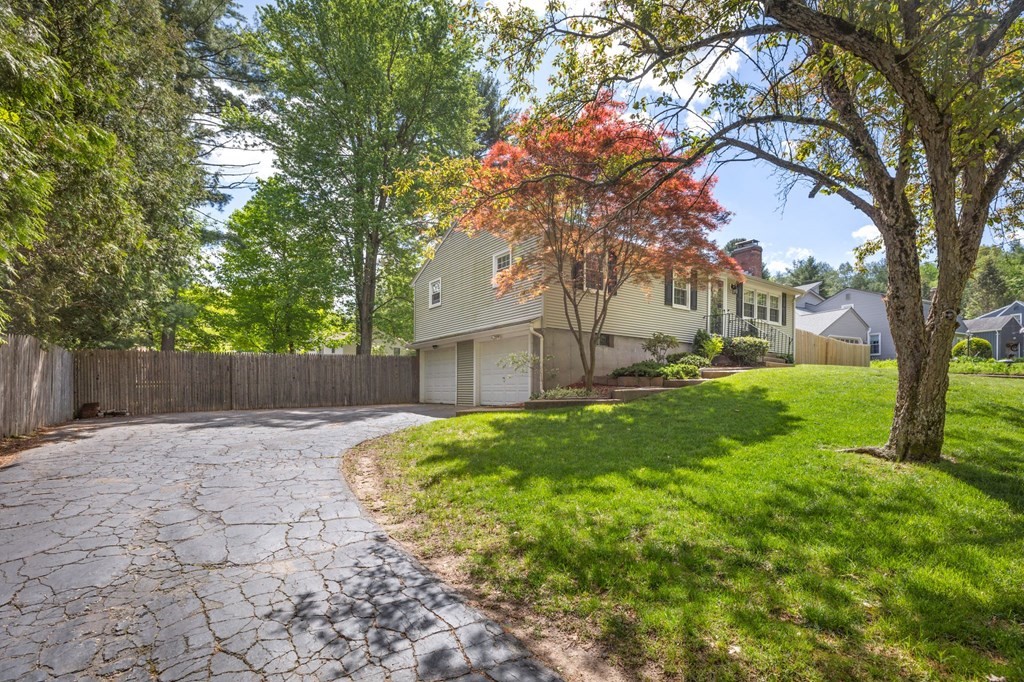 28 Laro Road Westfield, MA 01085 - Photo 3 of 25 Gallery Image 3