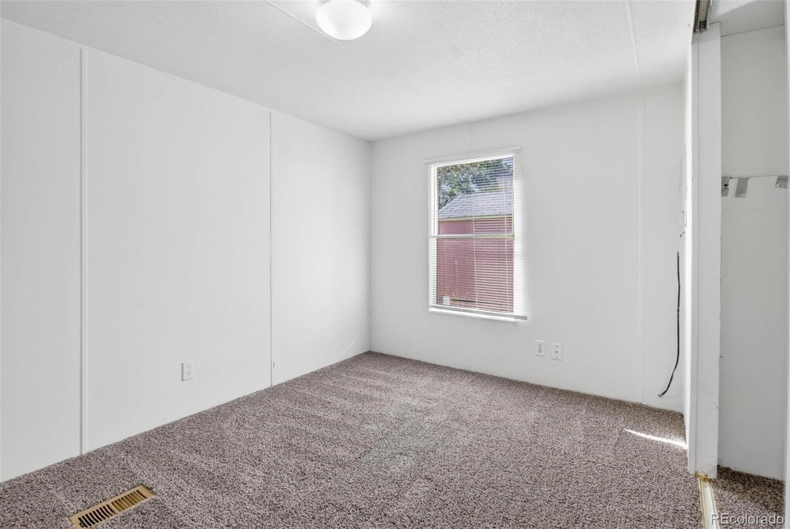 10201 Riverdale Road Thornton, CO 80229 - Photo 12 of 19