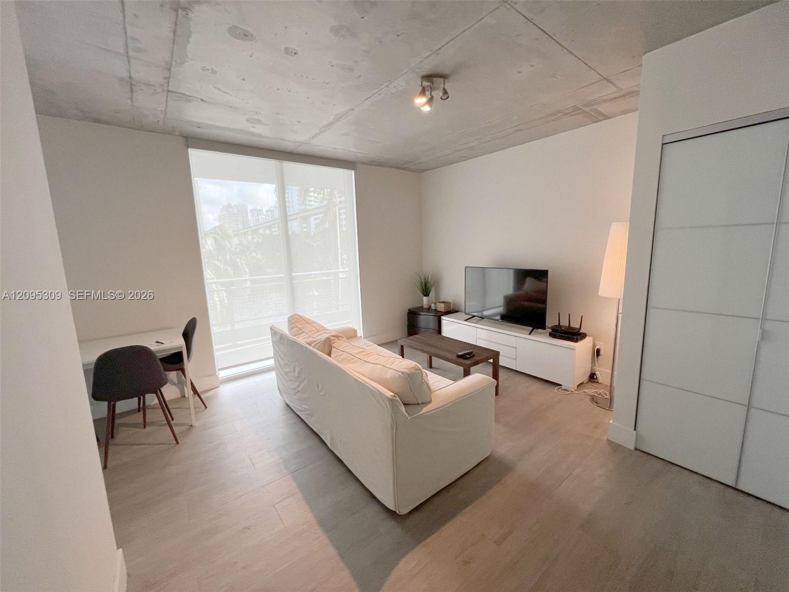 690 Southwest 1st Court, Unit 305 Miami, FL 33130 - Photo 6 of 26 Gallery Image 6