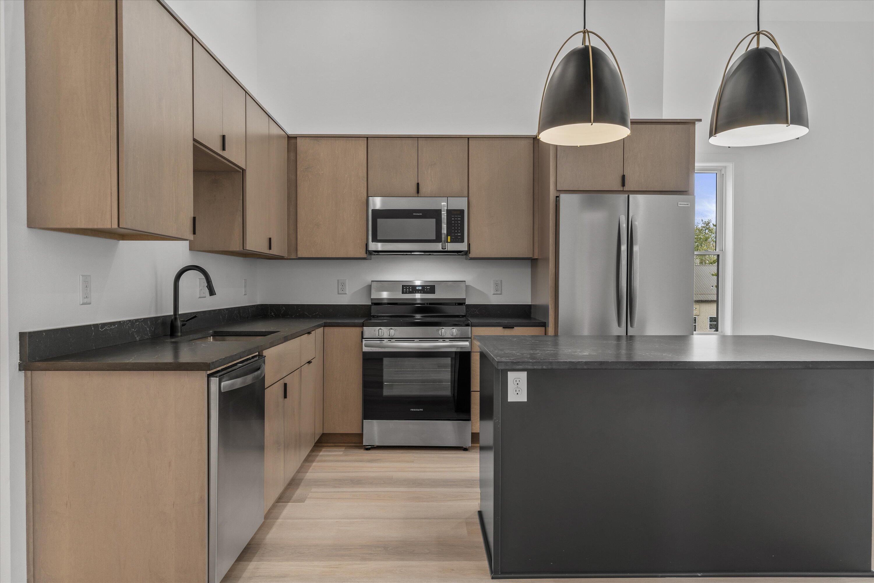 308 Oak Street Slinger, WI 53086 - Photo 6 of 39 Upper 3 Bdrm