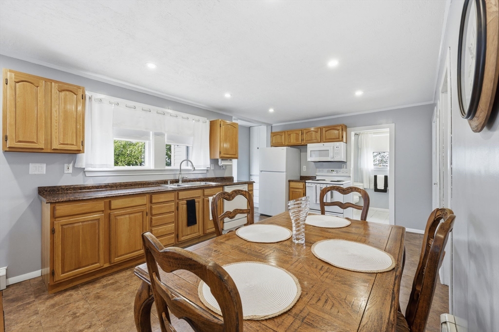 28 Rosina Road Weymouth, MA 02189 - Photo 17 of 41