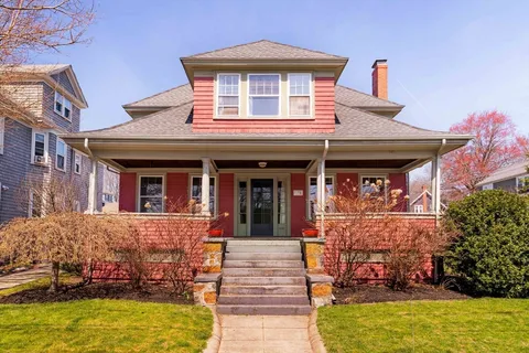 $825,000 | 178 Brook Road, Milton, MA 02186