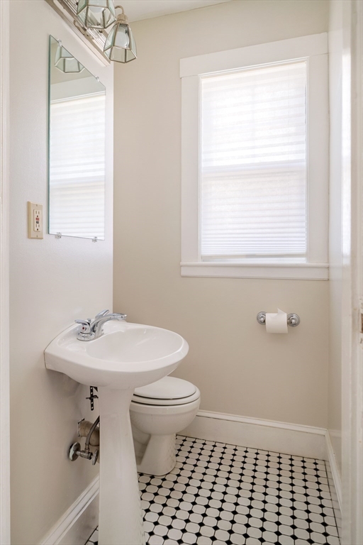 178 Brook Road Milton, MA 02186 - Photo 8 of 18