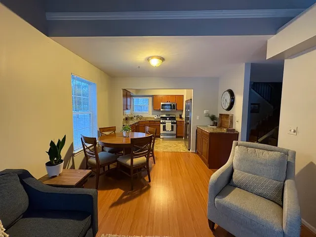 $2,900 | 1267 Derby Lane, Mundelein, IL 60060