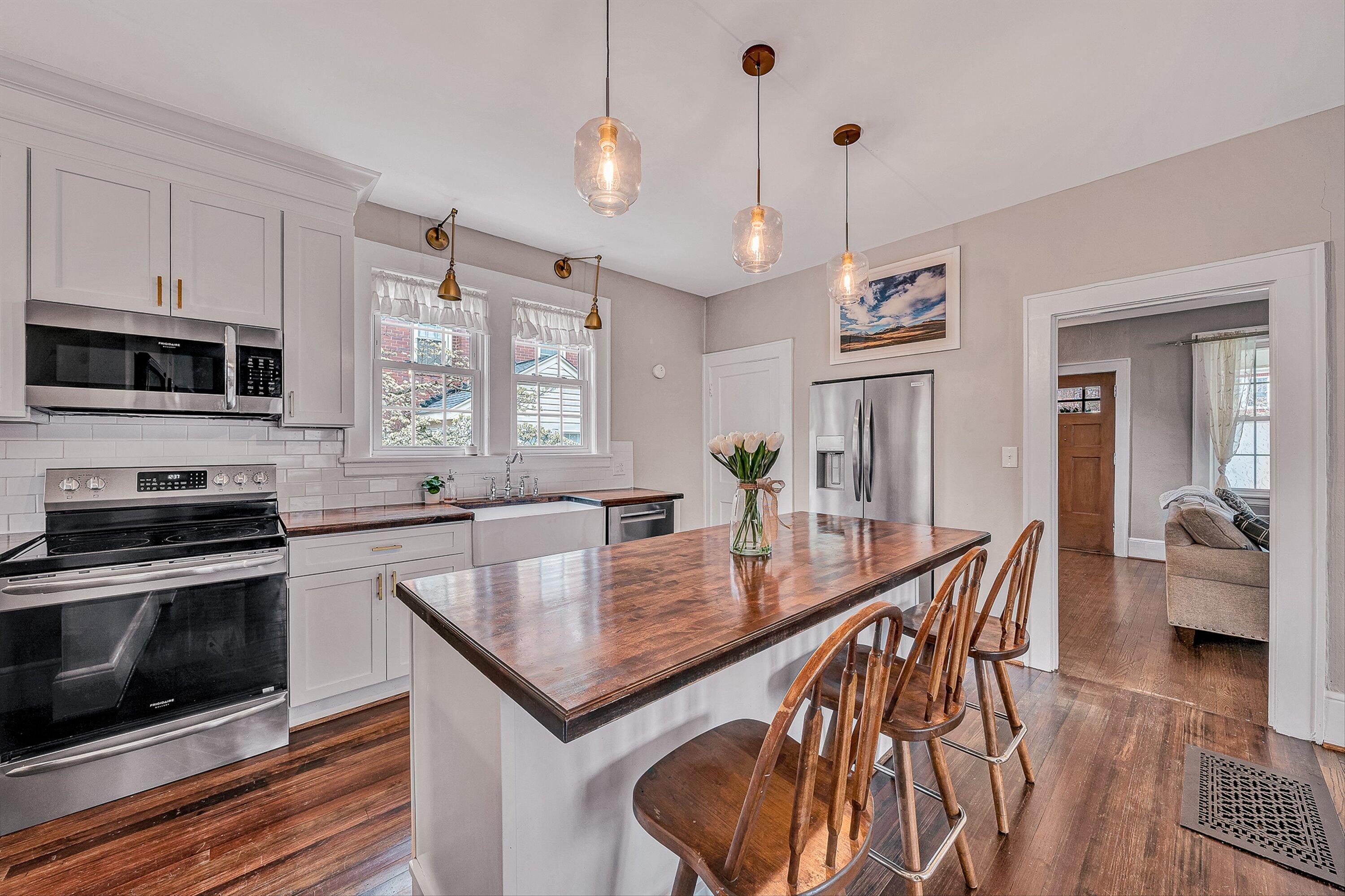 2401 Laburnum Avenue Southwest Roanoke, VA 24015 - Photo 20 of 43 20-VM-08994