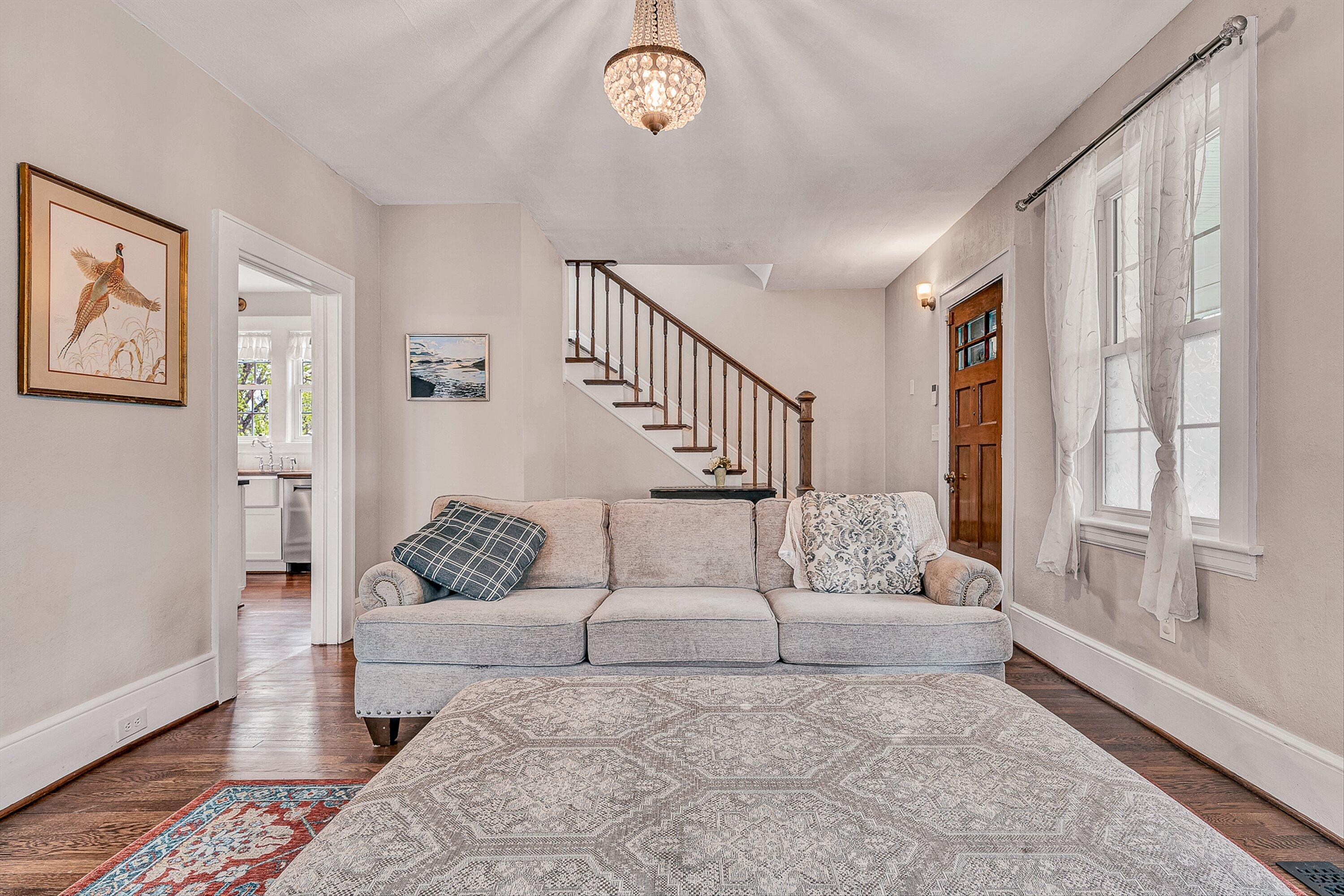 2401 Laburnum Avenue Southwest Roanoke, VA 24015 - Photo 6 of 43 06-VM-08937