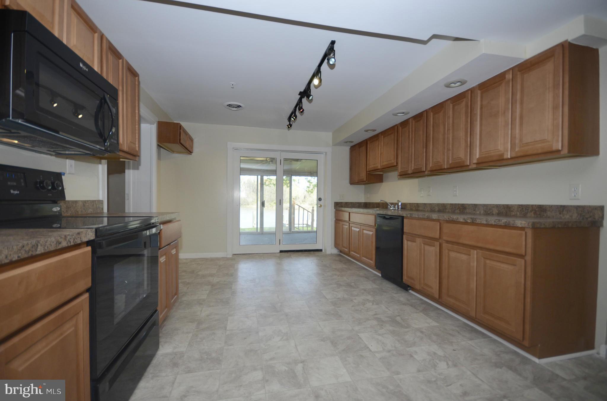 7841 North Cove Road Baltimore, MD 21219 - Photo 12 of 14 HUGE UPDATED KITCHEN