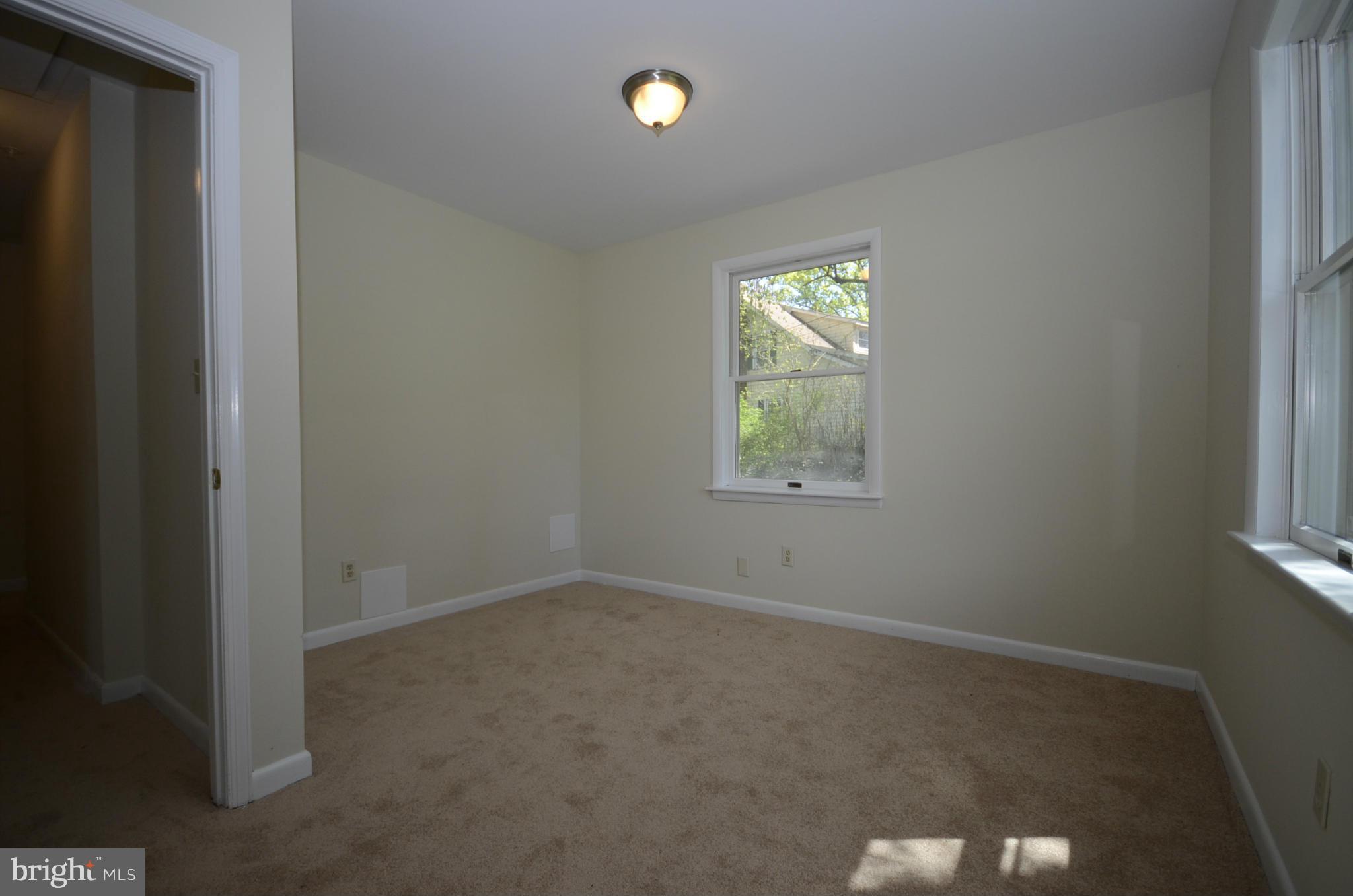 7841 North Cove Road Baltimore, MD 21219 - Photo 10 of 14 BEDROOM 5