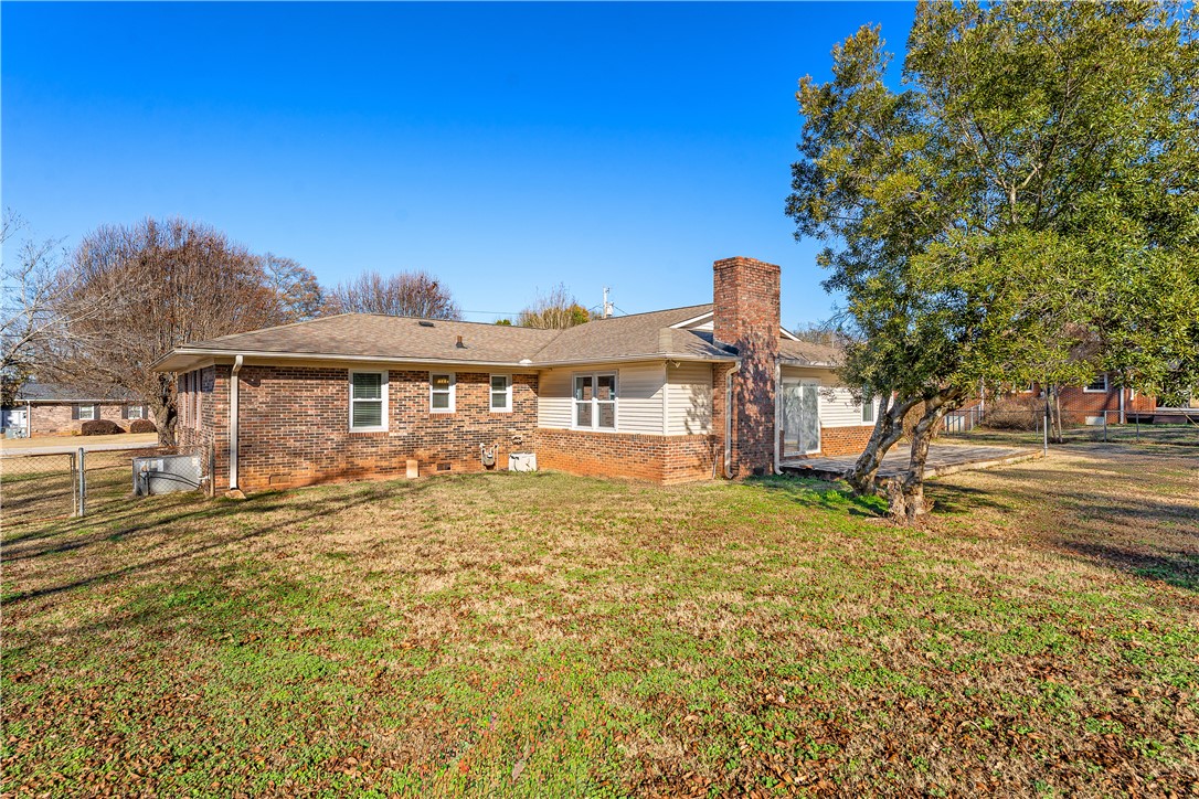 730 Tanglewood Drive Seneca, SC 29672 - Photo 28 of 35