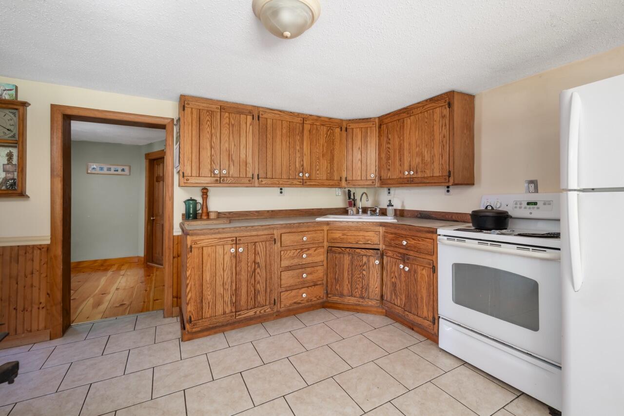 93 Cushnoc Road Vassalboro, ME 04989 - Photo 13 of 41 Kitchen