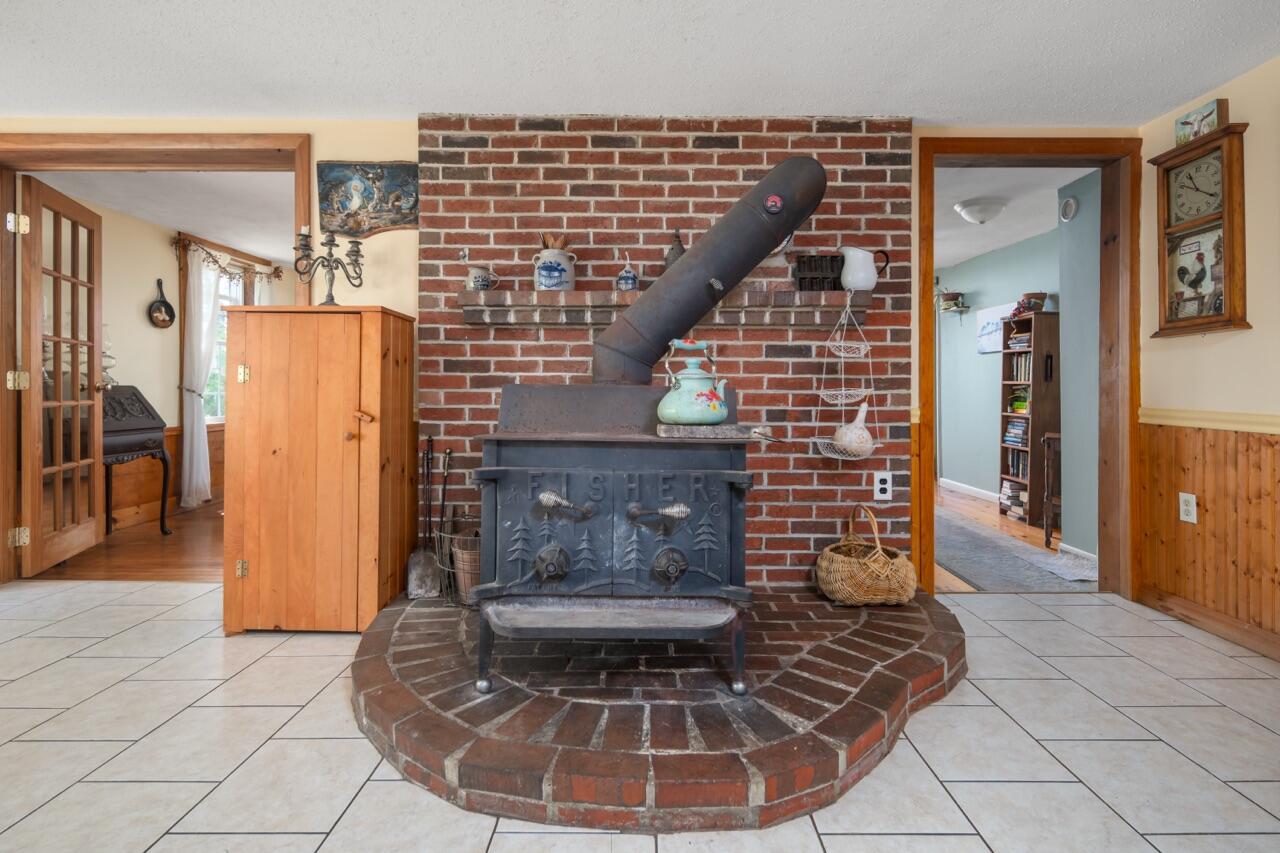 93 Cushnoc Road Vassalboro, ME 04989 - Photo 16 of 41 Kitchen