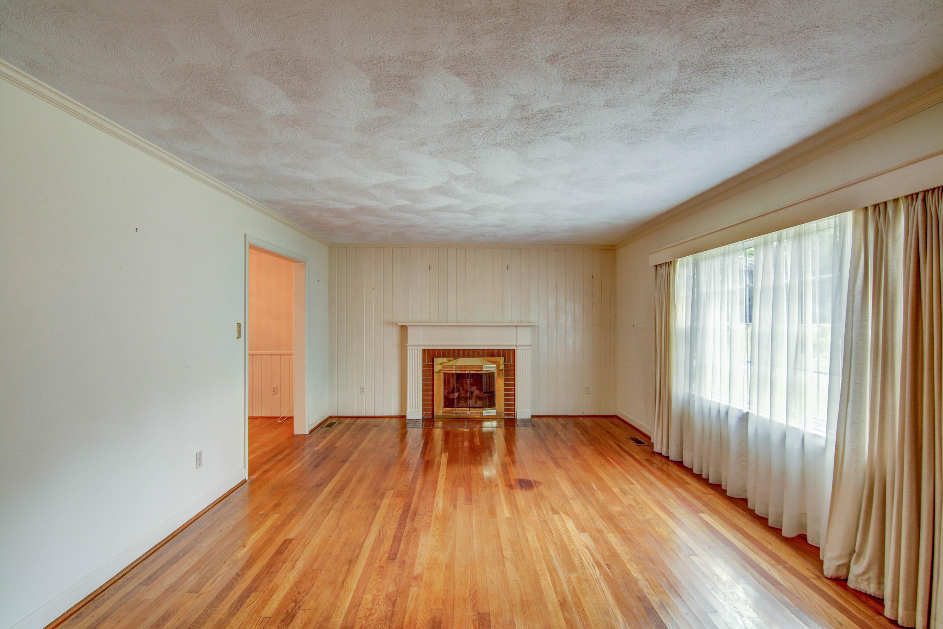 221 Greenway Road Bristol, TN 37620 - Photo 13 of 51 LP1A6913_4_5_6_7