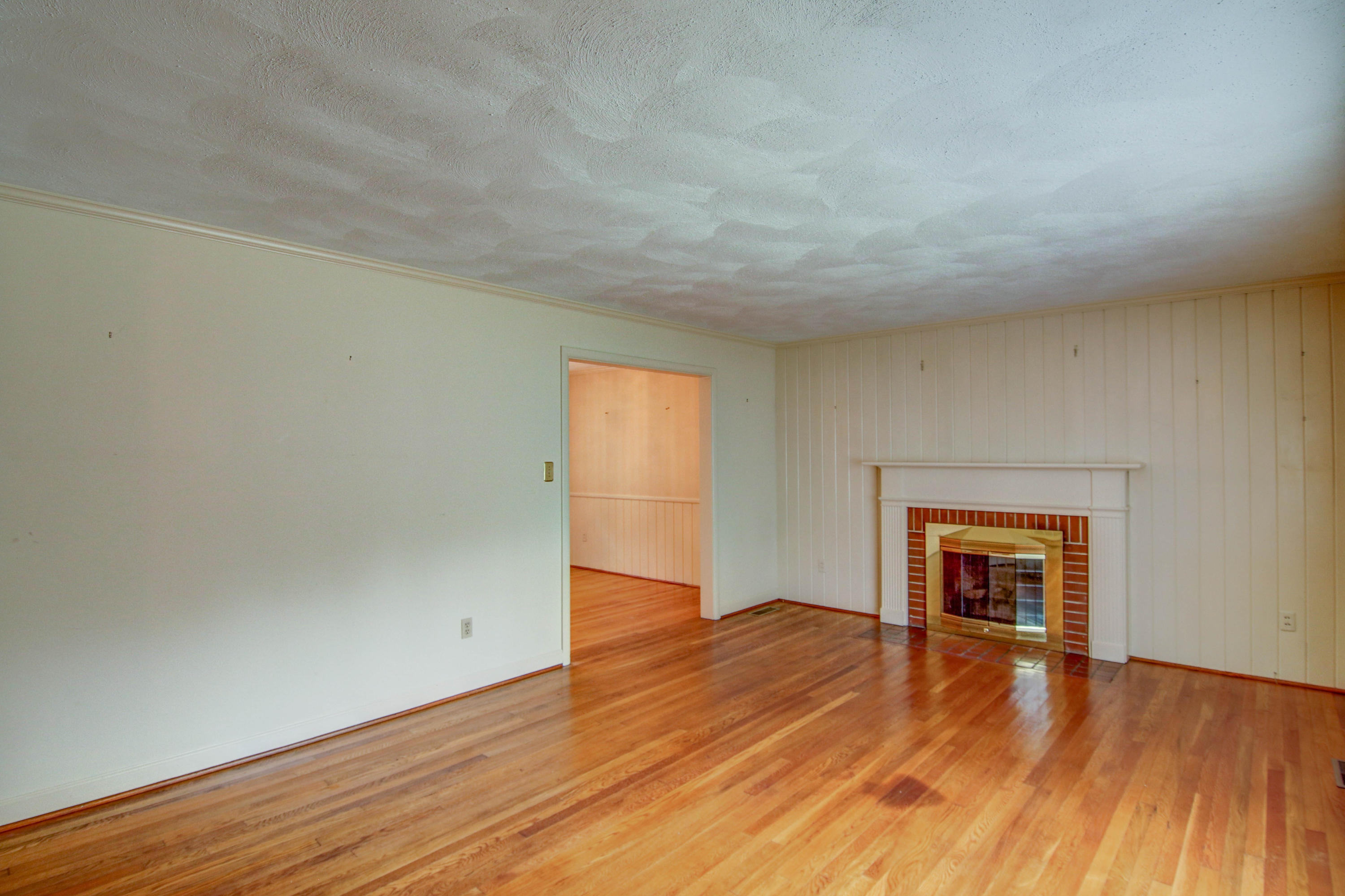 221 Greenway Road Bristol, TN 37620 - Photo 15 of 51 LP1A6923_4_5_6_7