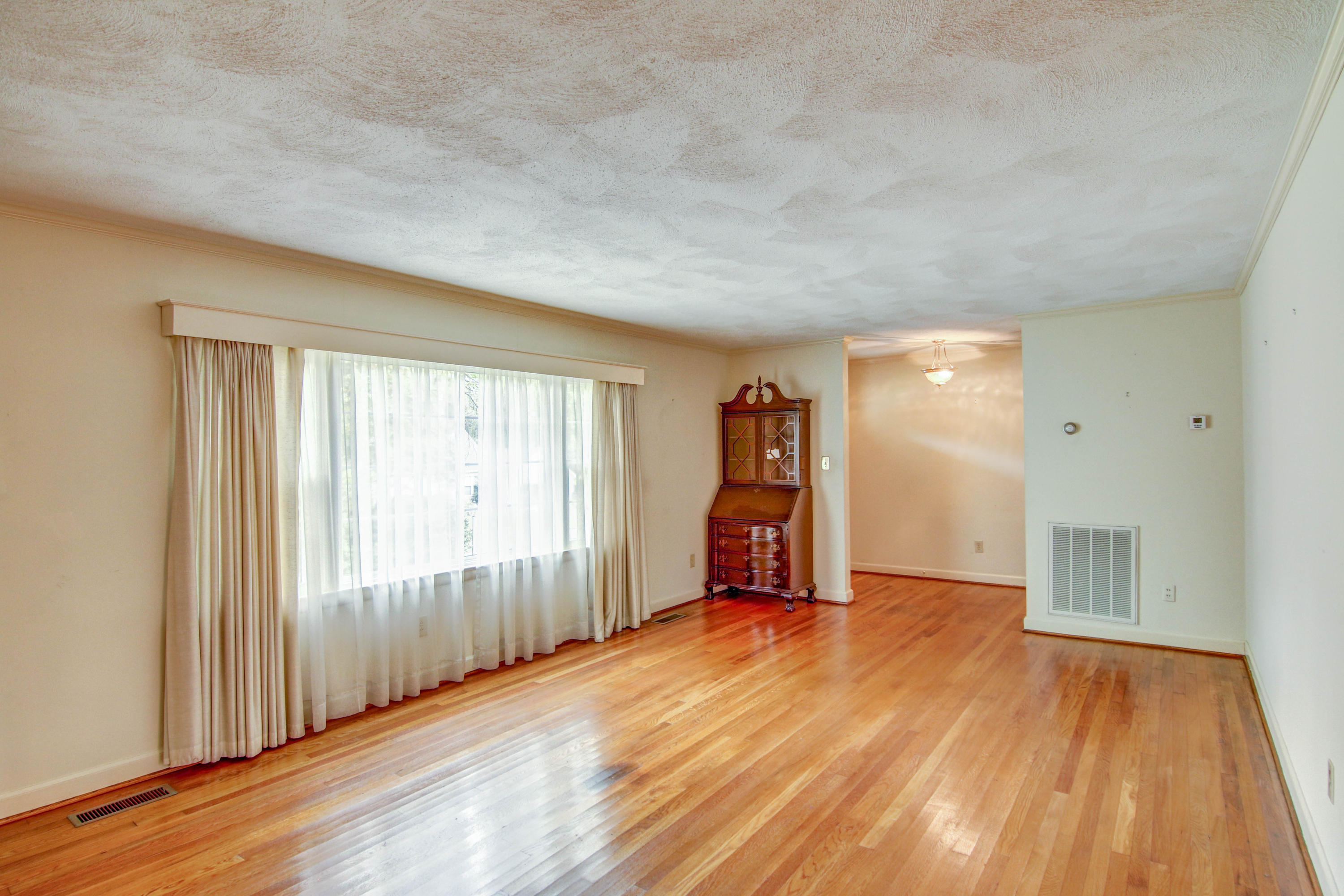 221 Greenway Road Bristol, TN 37620 - Photo 17 of 51 LP1A6933_4_5_6_7