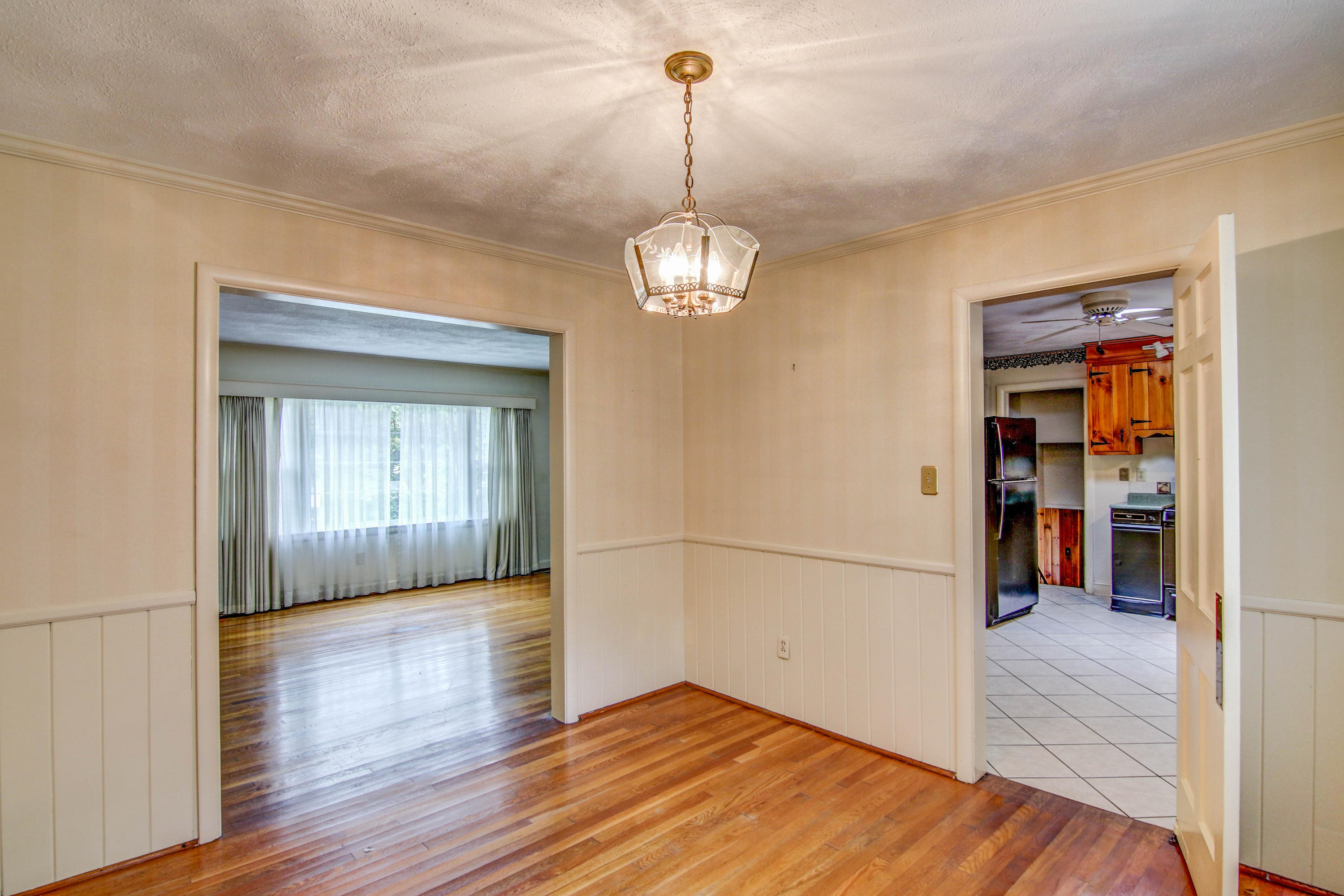 221 Greenway Road Bristol, TN 37620 - Photo 19 of 51 LP1A6943_4_5_6_7