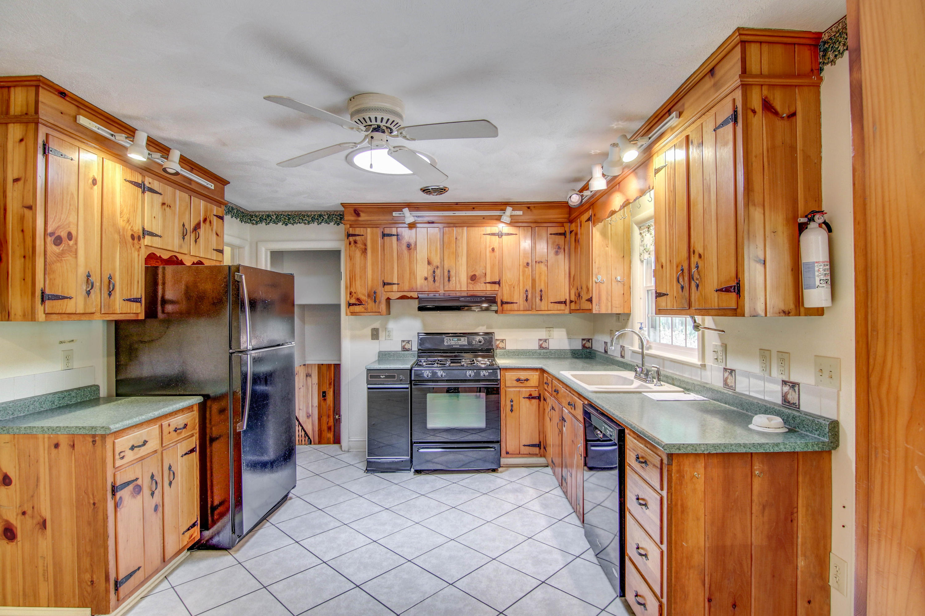221 Greenway Road Bristol, TN 37620 - Photo 21 of 51 LP1A6953_4_5_6_7