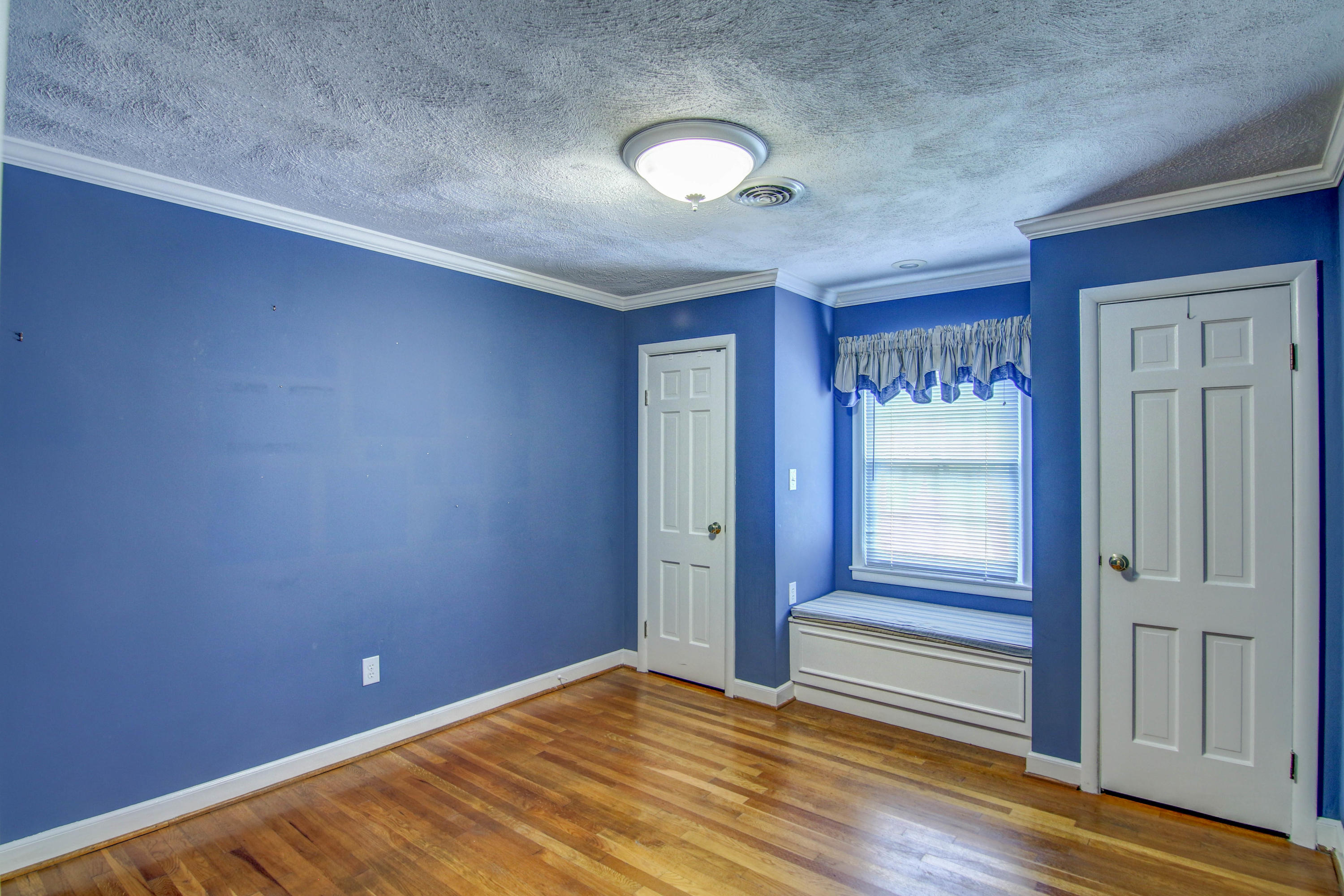 221 Greenway Road Bristol, TN 37620 - Photo 28 of 51 LP1A6988_89_90_91_92