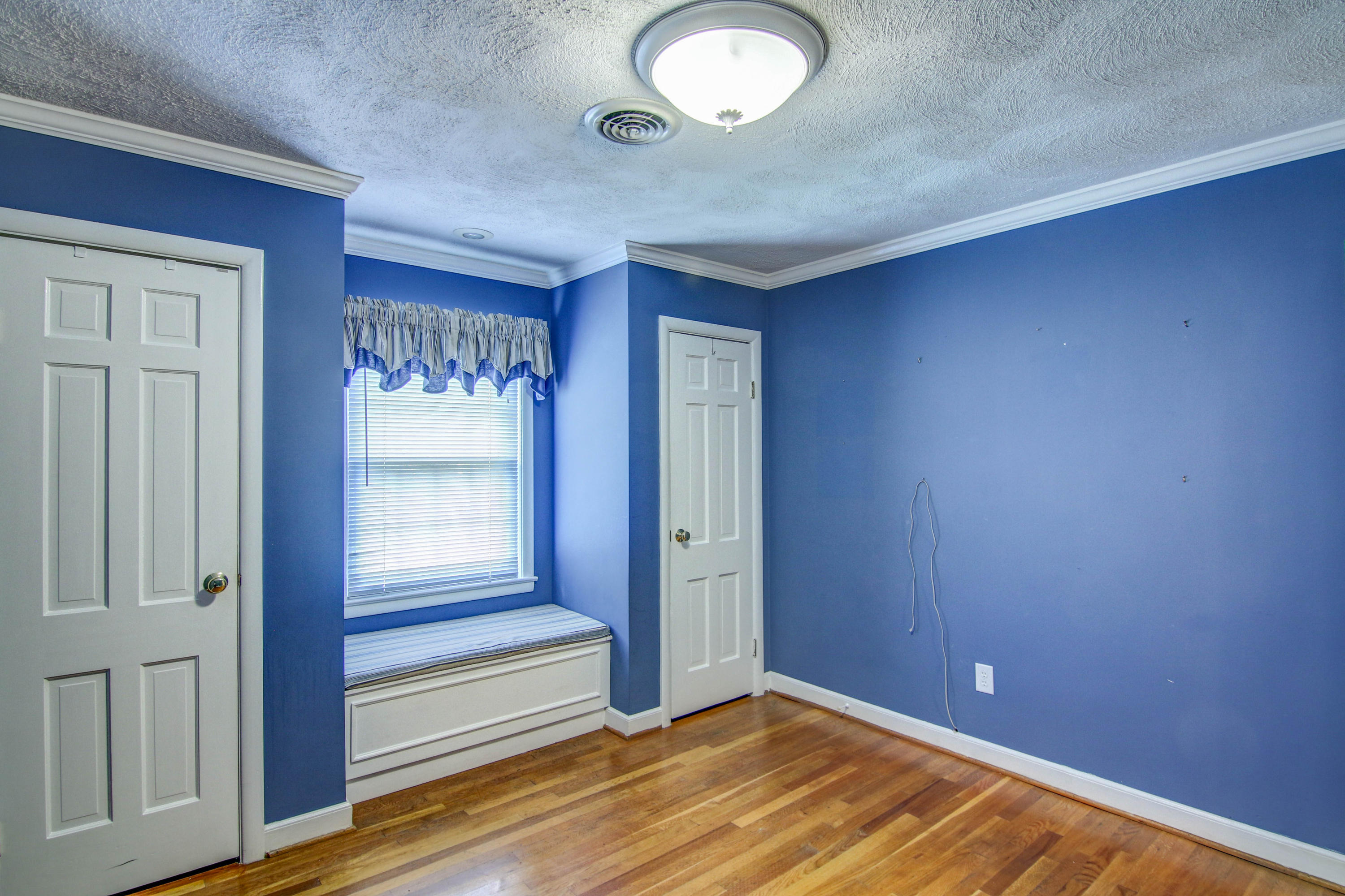 221 Greenway Road Bristol, TN 37620 - Photo 29 of 51 LP1A6993_4_5_6_7