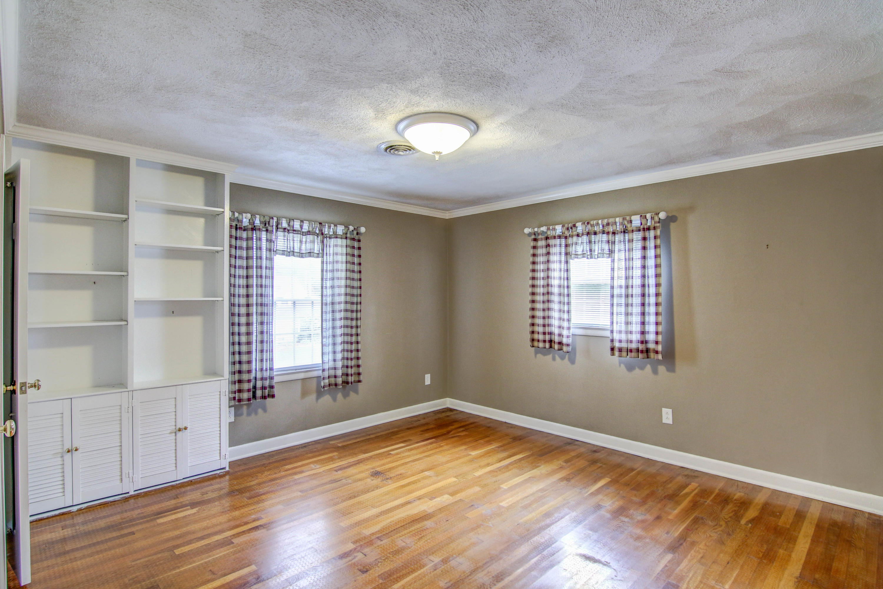 221 Greenway Road Bristol, TN 37620 - Photo 32 of 51 LP1A7008_09_10_11_12