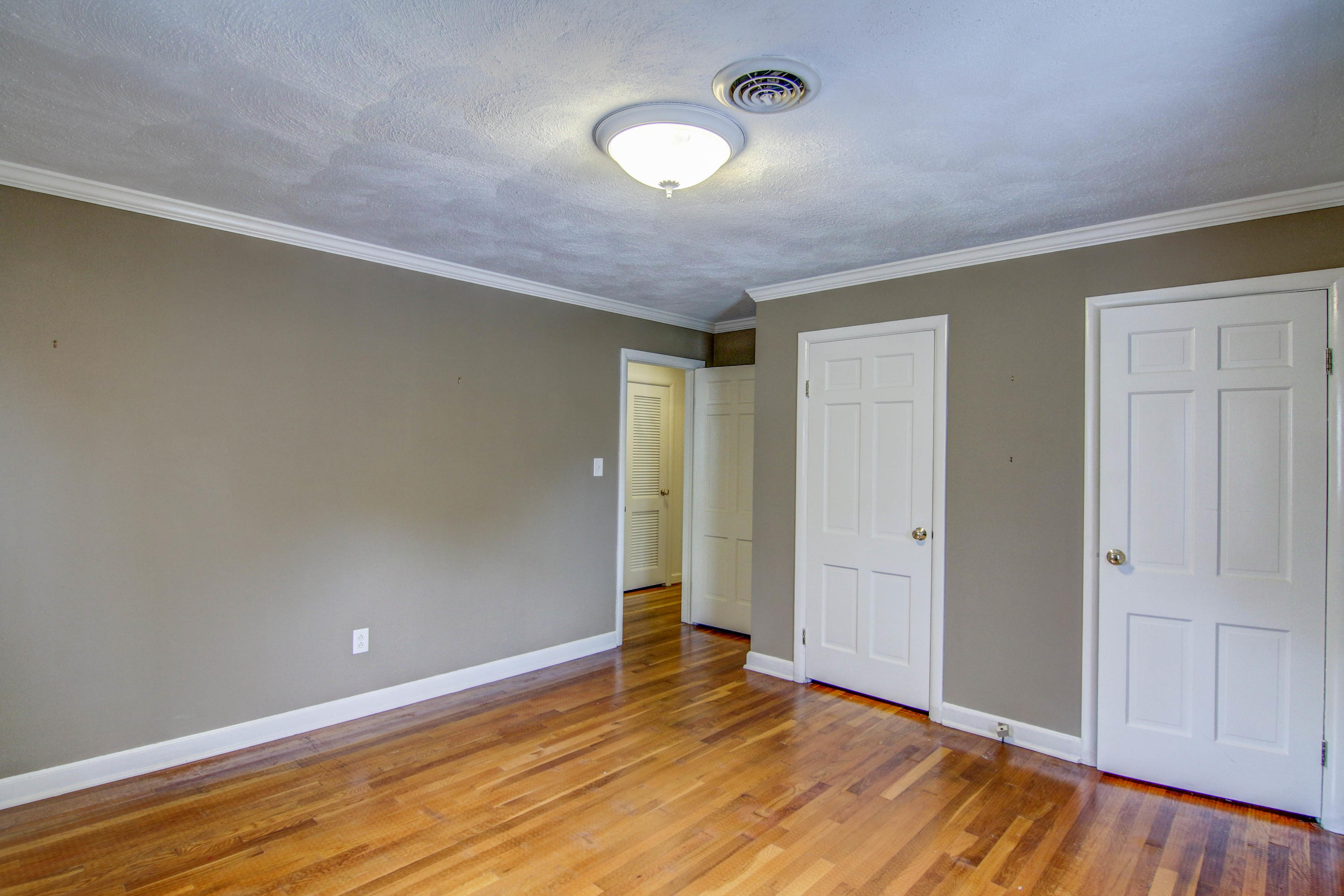 221 Greenway Road Bristol, TN 37620 - Photo 33 of 51 LP1A7018_19_20_21_22