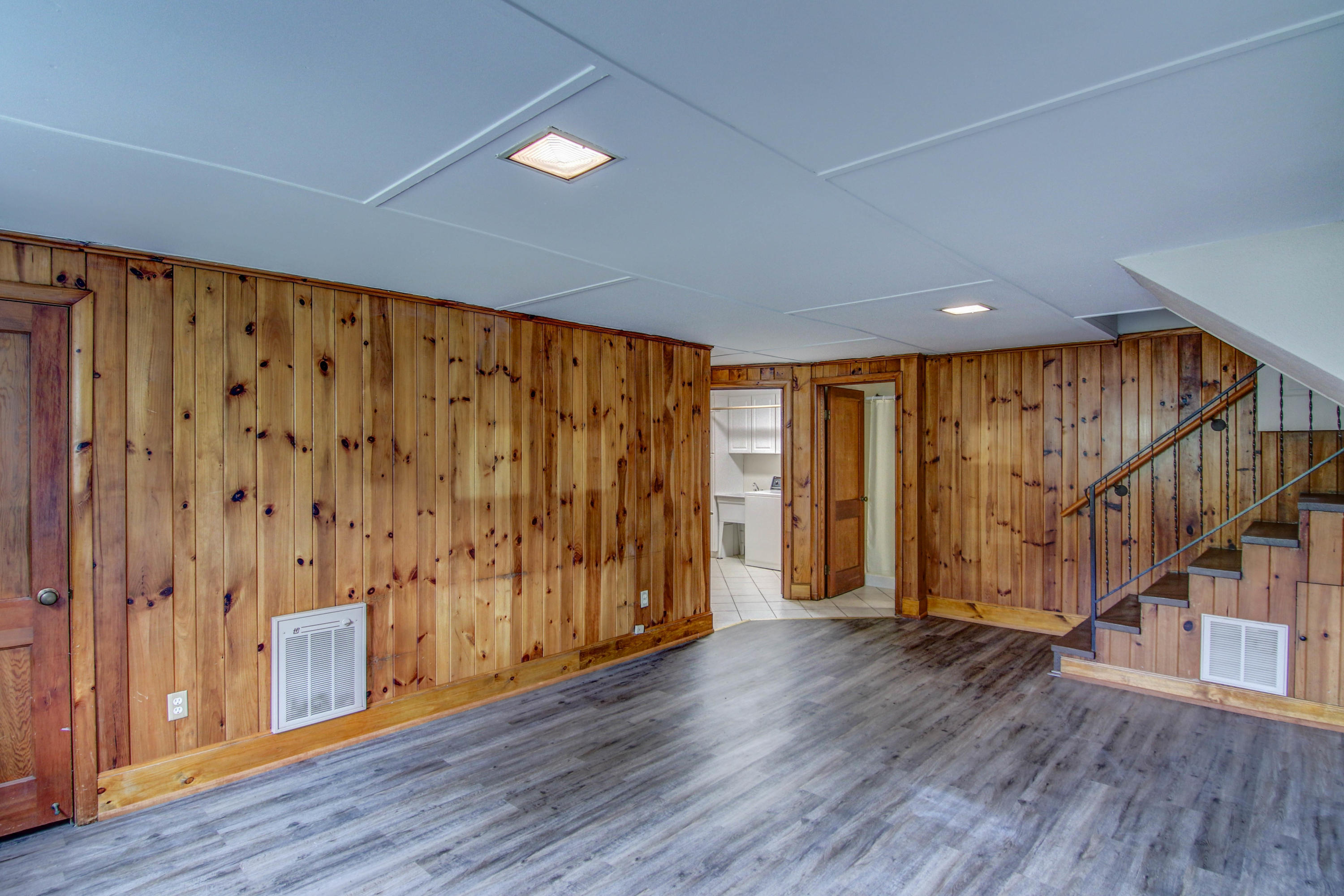 221 Greenway Road Bristol, TN 37620 - Photo 42 of 51 LP1A7058_59_60_61_62