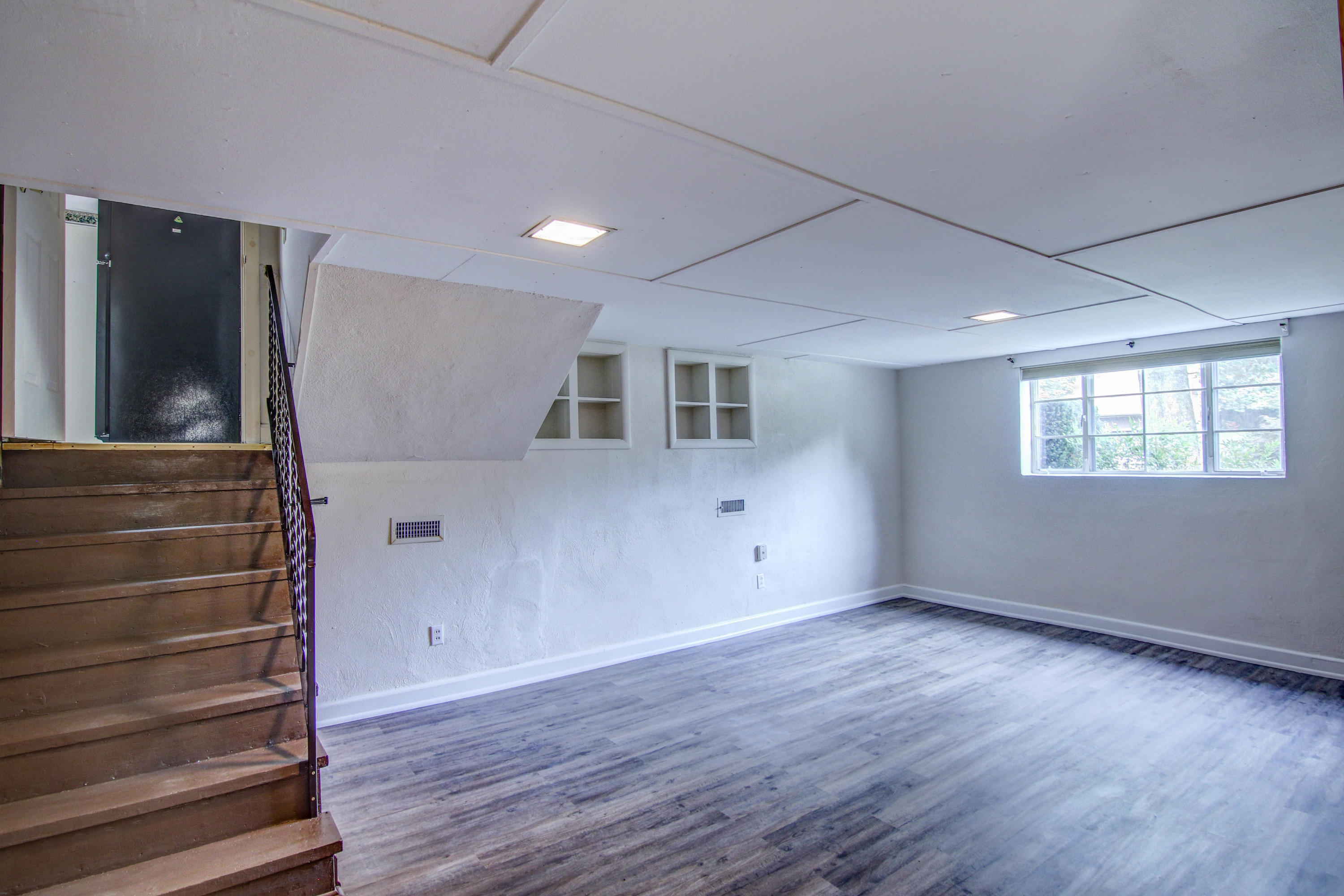 221 Greenway Road Bristol, TN 37620 - Photo 45 of 51 LP1A7068_69_70_71_72