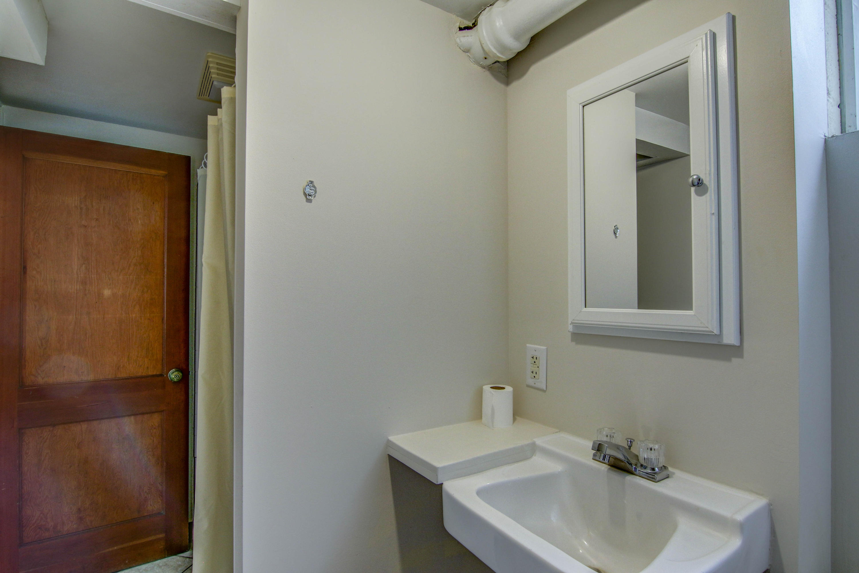221 Greenway Road Bristol, TN 37620 - Photo 47 of 51 LP1A7078_79_80_81_82