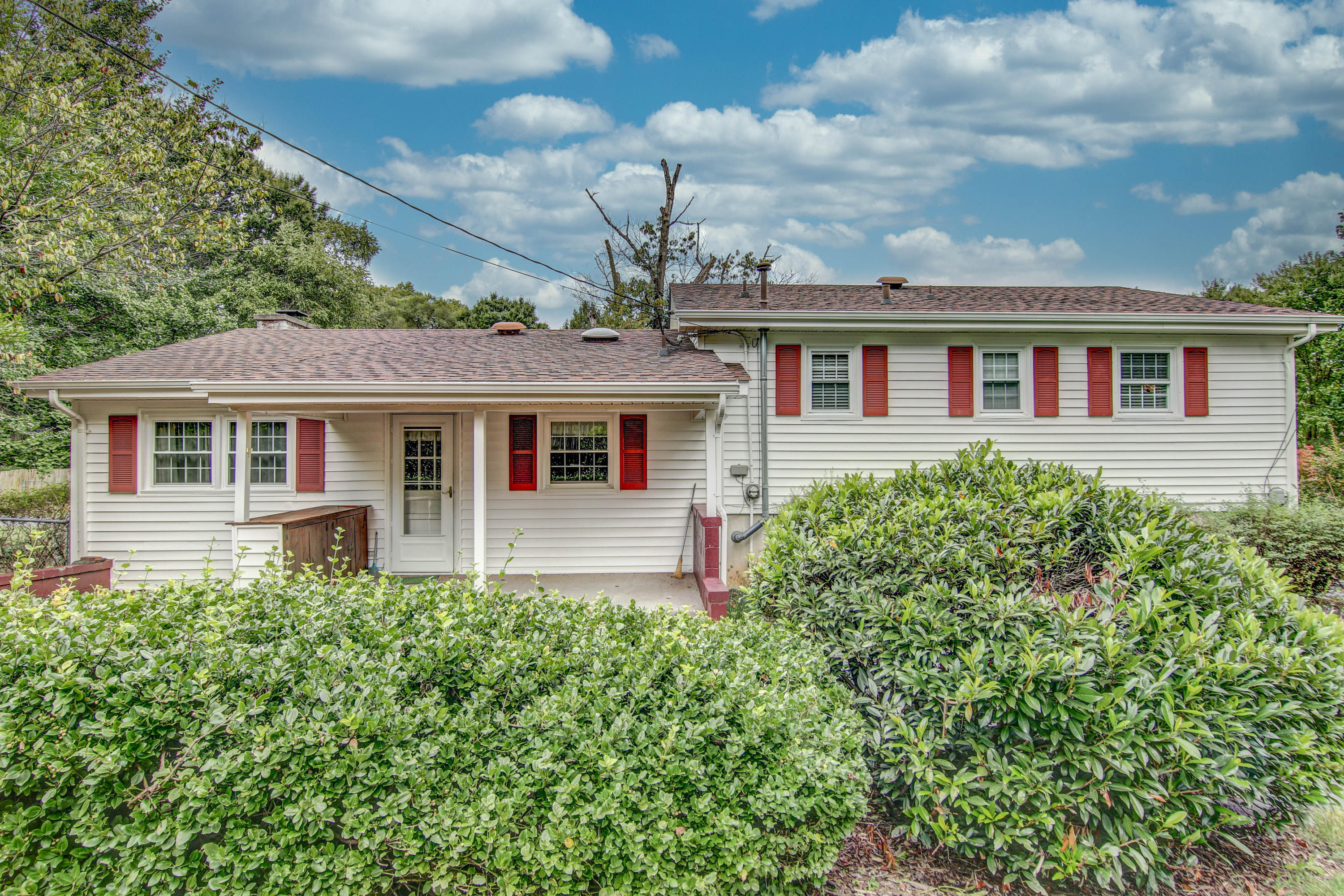221 Greenway Road Bristol, TN 37620 - Photo 8 of 51 LP1A6888_89_90_91_92-Edit