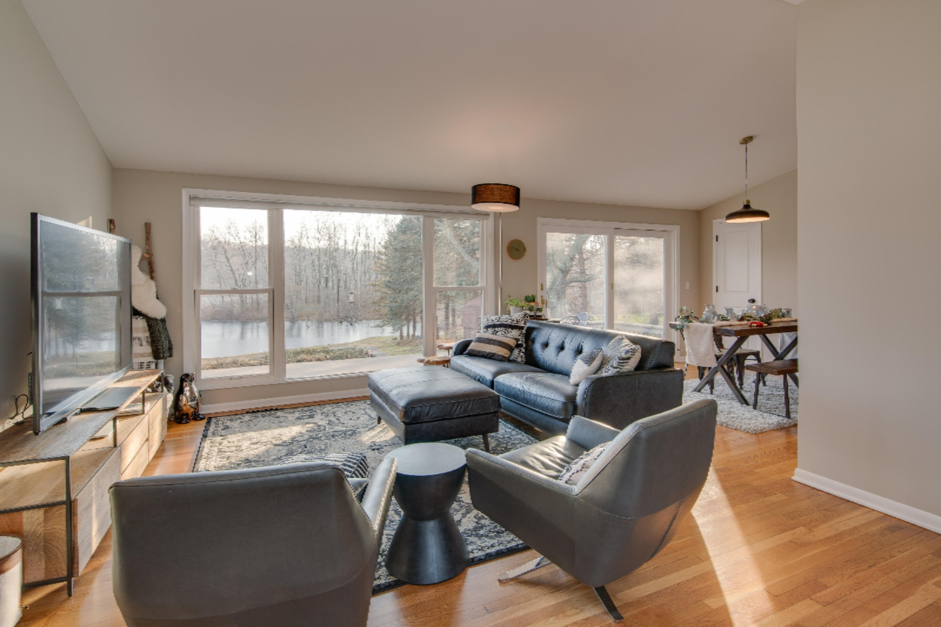 4126 Hagar Shore Road Coloma, MI 49038 - Photo 4 of 29 4126_Hagar_Shore_Road_14