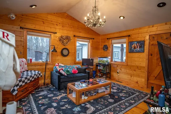 $1,125,000 | 1350 2950 E Street, Clayton, IL 62324