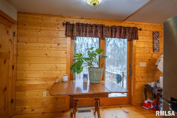 $1,125,000 | 1350 2950 E Street, Clayton, IL 62324