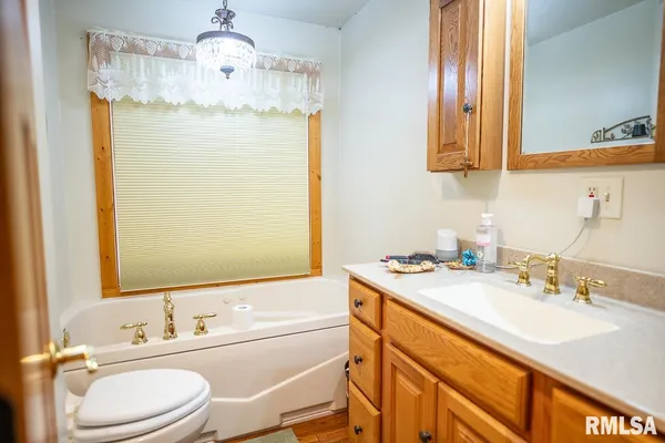 $1,125,000 | 1350 2950 E Street, Clayton, IL 62324