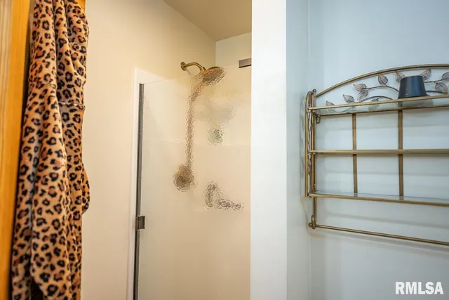 $1,150,000 | 1350 2950 E Street, Clayton, IL 62324