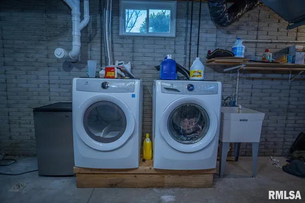 $1,125,000 | 1350 2950 E Street, Clayton, IL 62324