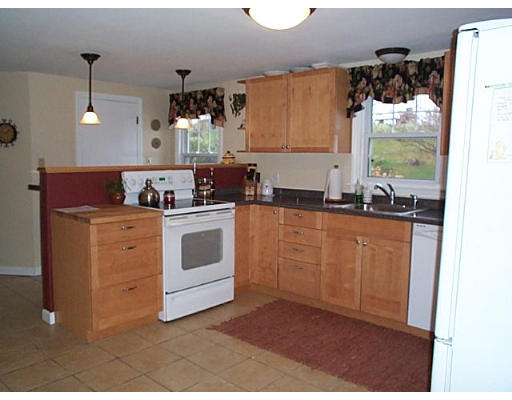 4 View Hill Road Southborough, MA 01772 - Photo 5 of 20 Gallery Image 5