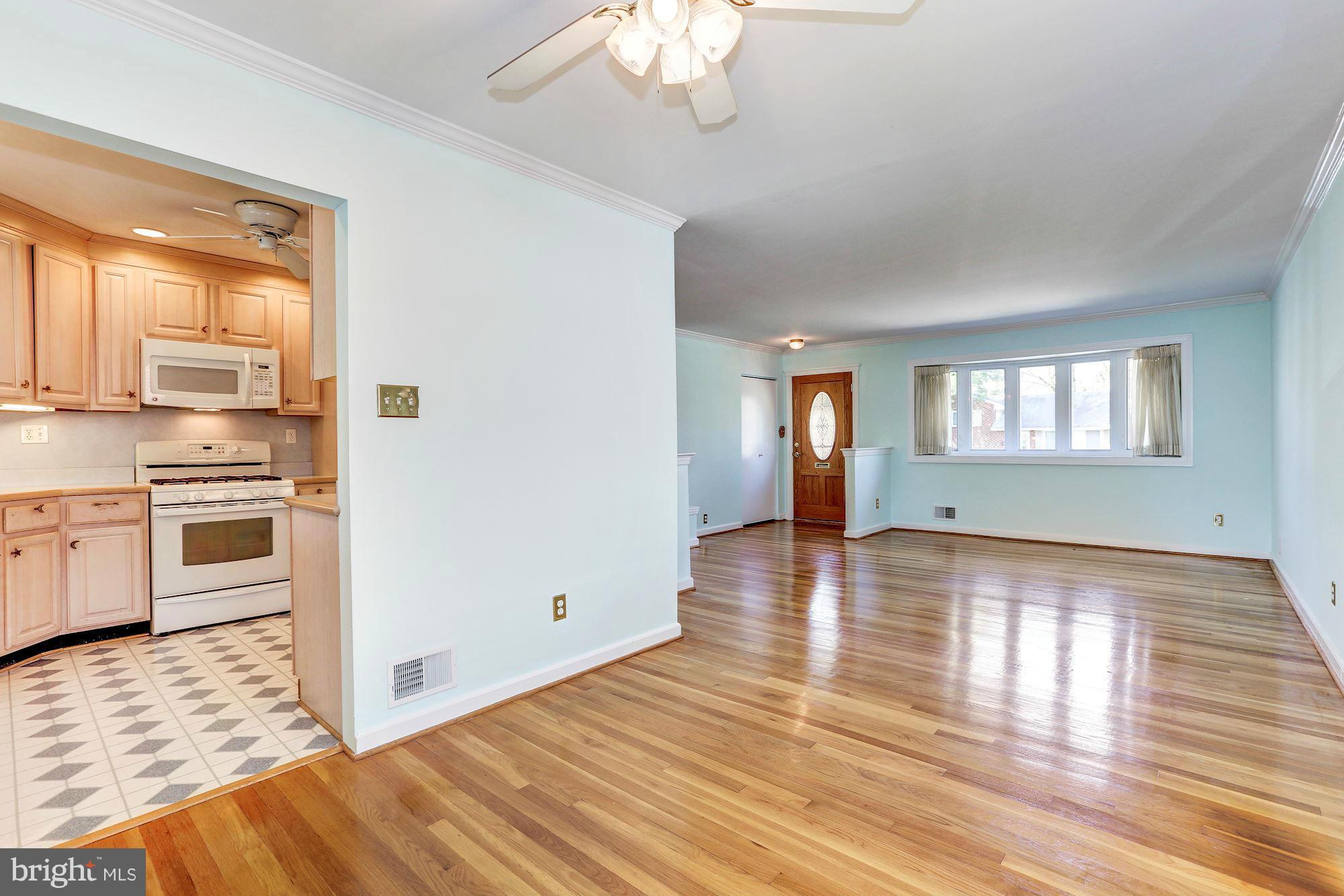 10213 Conover Drive Silver Spring, MD 20902 - Photo 5 of 29 Living Room