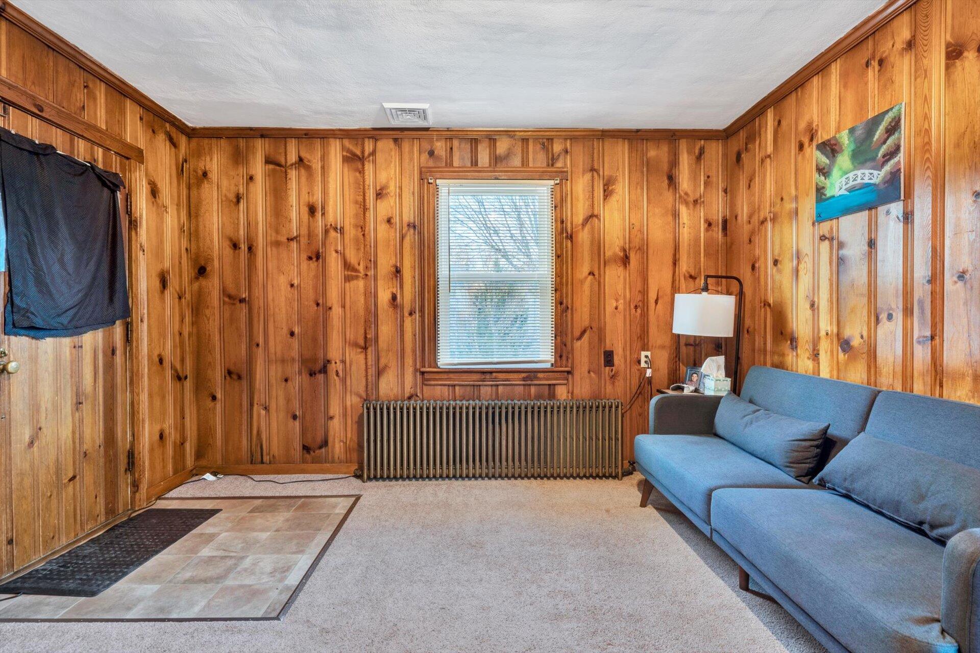 2423 Lofton Road Southwest Roanoke, VA 24015 - Photo 27 of 40 Unit #3 - Living Room