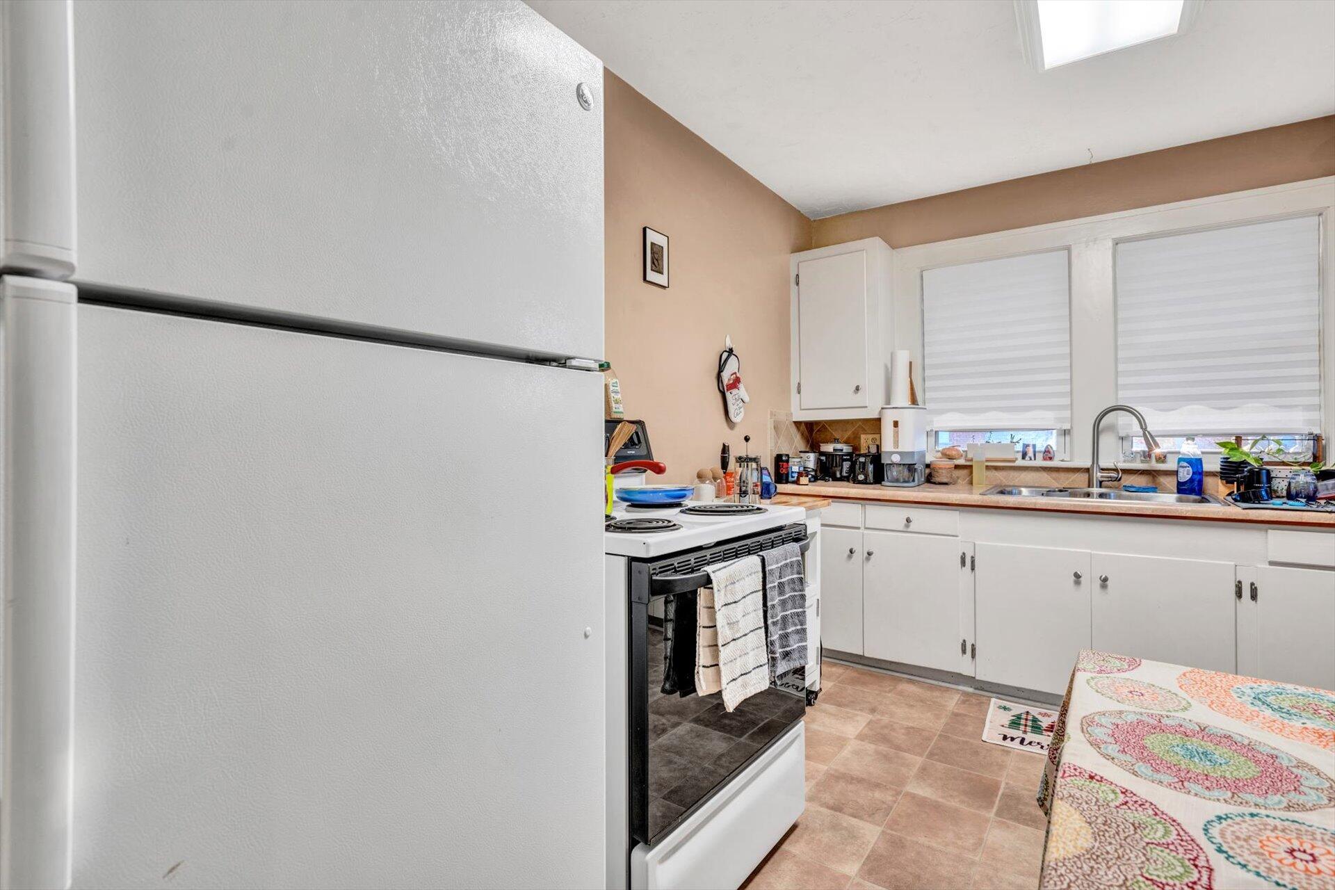 2423 Lofton Road Southwest Roanoke, VA 24015 - Photo 32 of 40 Unit #3 - Kitchen