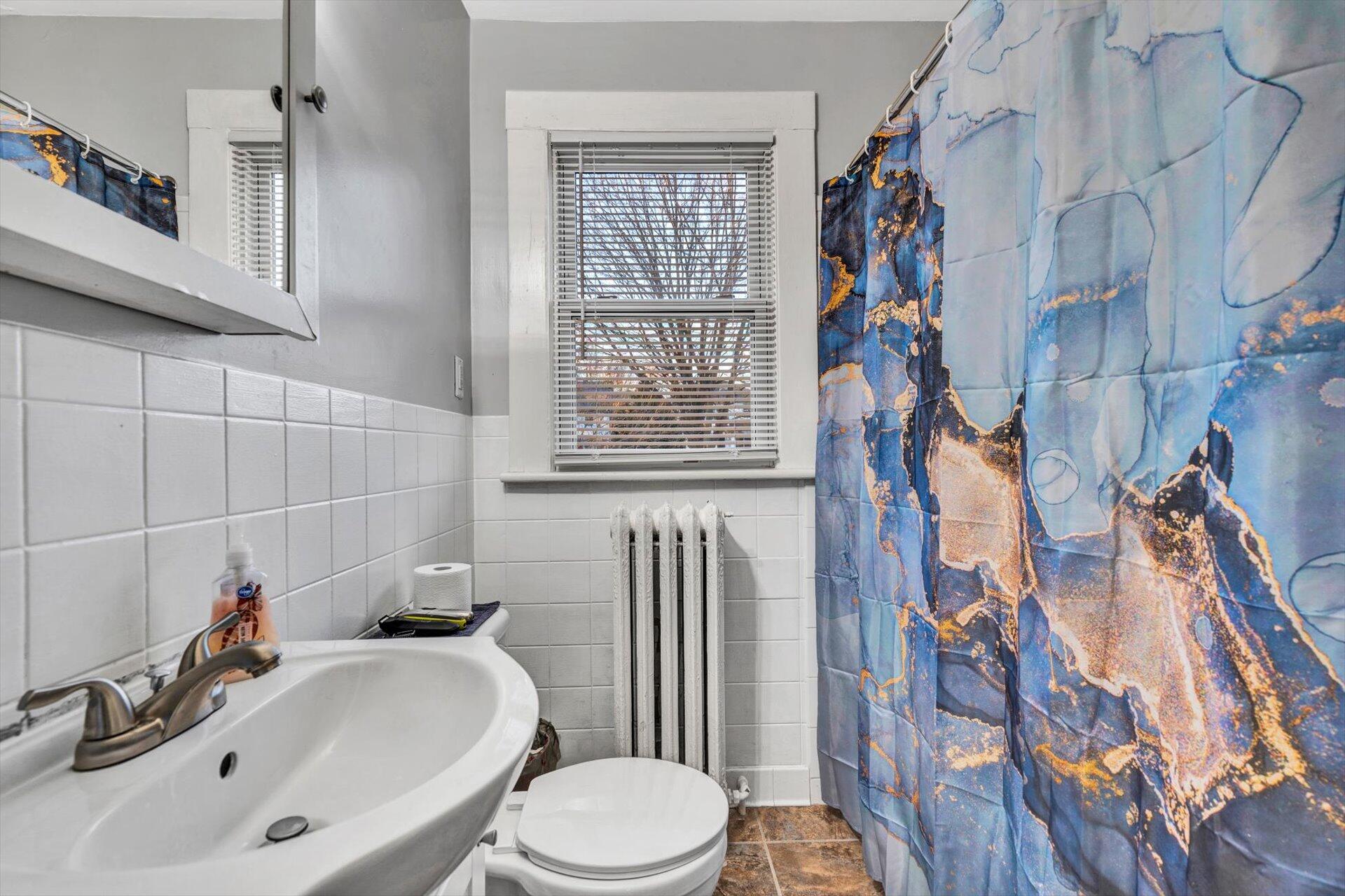 2423 Lofton Road Southwest Roanoke, VA 24015 - Photo 33 of 40 Unit #3 - Full Bath