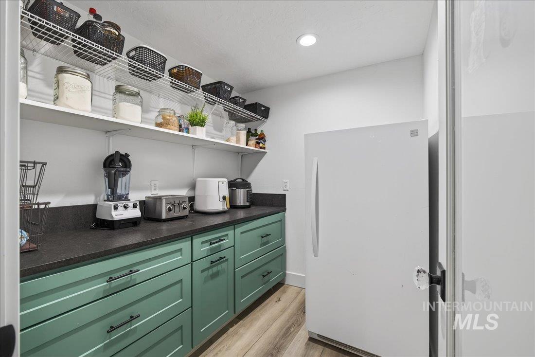 4393 North Edelweiss Street Boise, ID 83713 - Photo 14 of 42 View of pantry