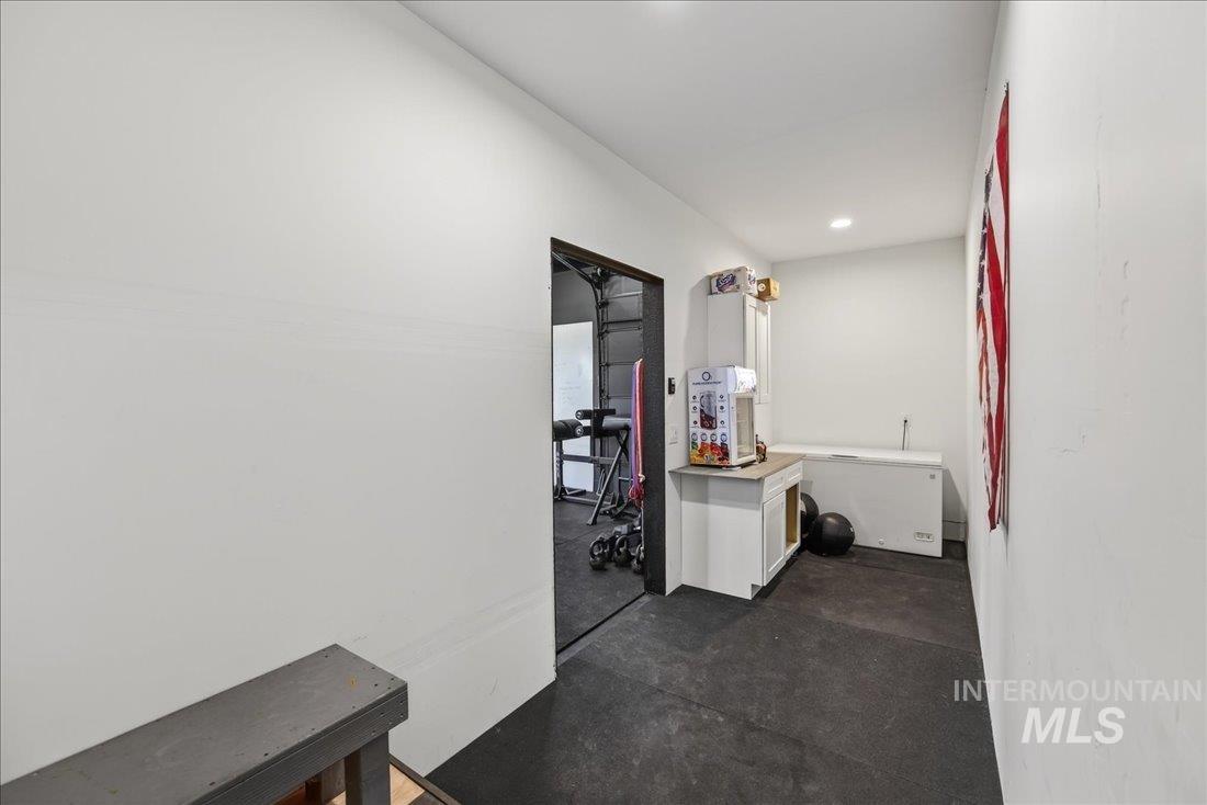 4393 North Edelweiss Street Boise, ID 83713 - Photo 31 of 42 View of hall