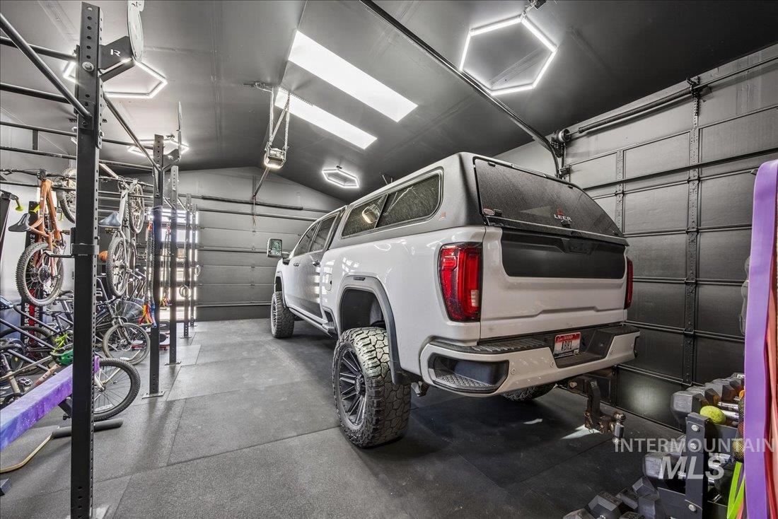 4393 North Edelweiss Street Boise, ID 83713 - Photo 34 of 42 View of garage